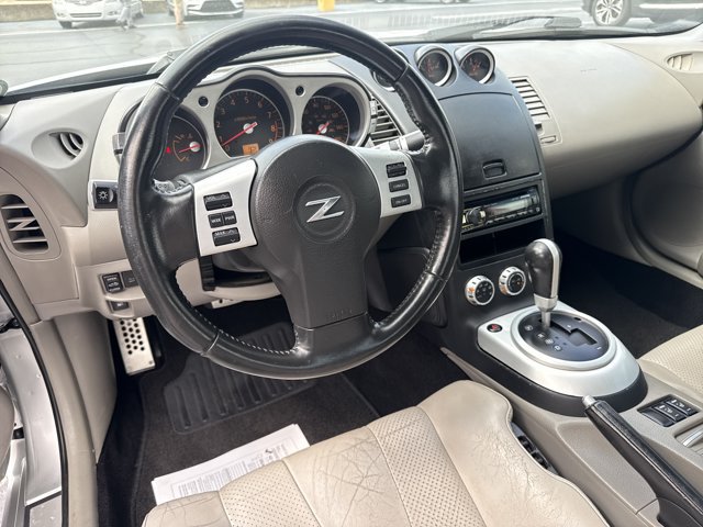 Used 2007 Nissan 350Z Touring RWD image 6