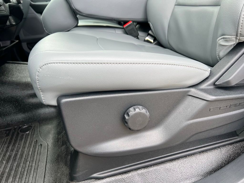 New 2025 Ford F550 4x4 Regular Cab Super Duty w/ XL Chrome Package image 14