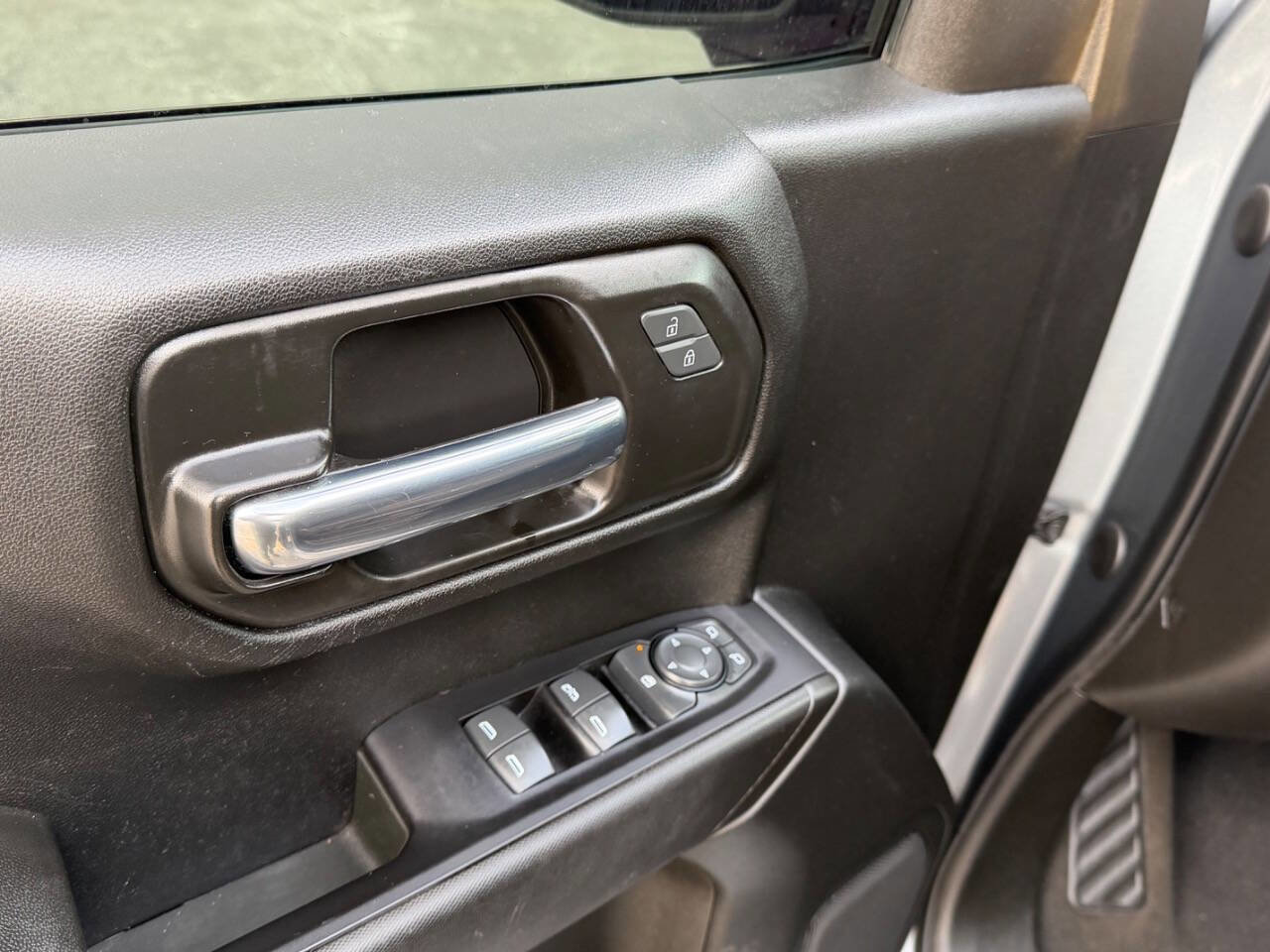 Used 2022 Chevrolet Silverado 1500 Custom image 10