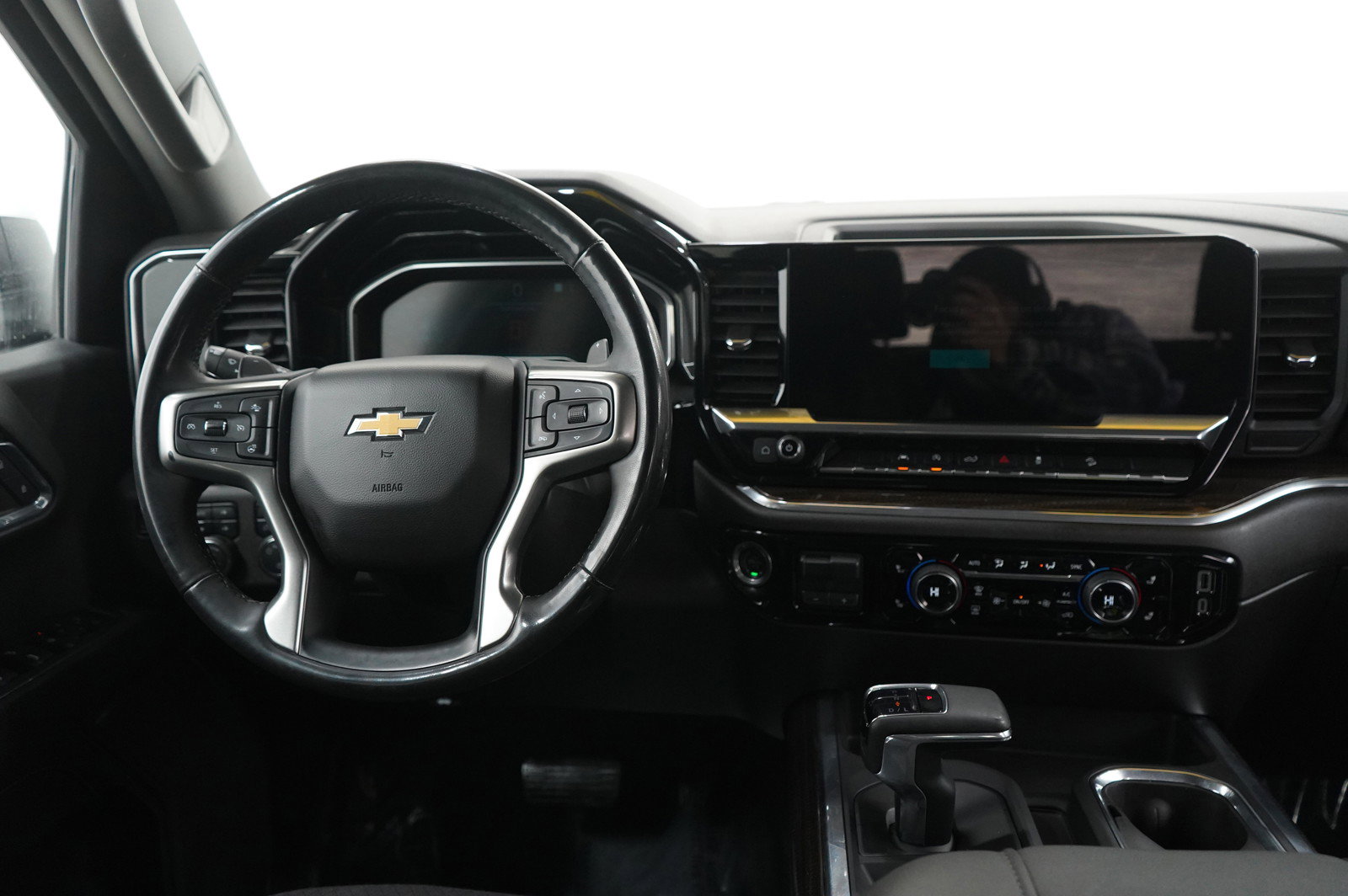 Used 2023 Chevrolet Silverado 1500 LT w/ Z71 Off-Road Package image 13