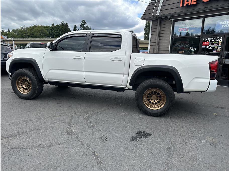 Used 2021 Toyota Tacoma SR5 w/ Trail Edition image 4