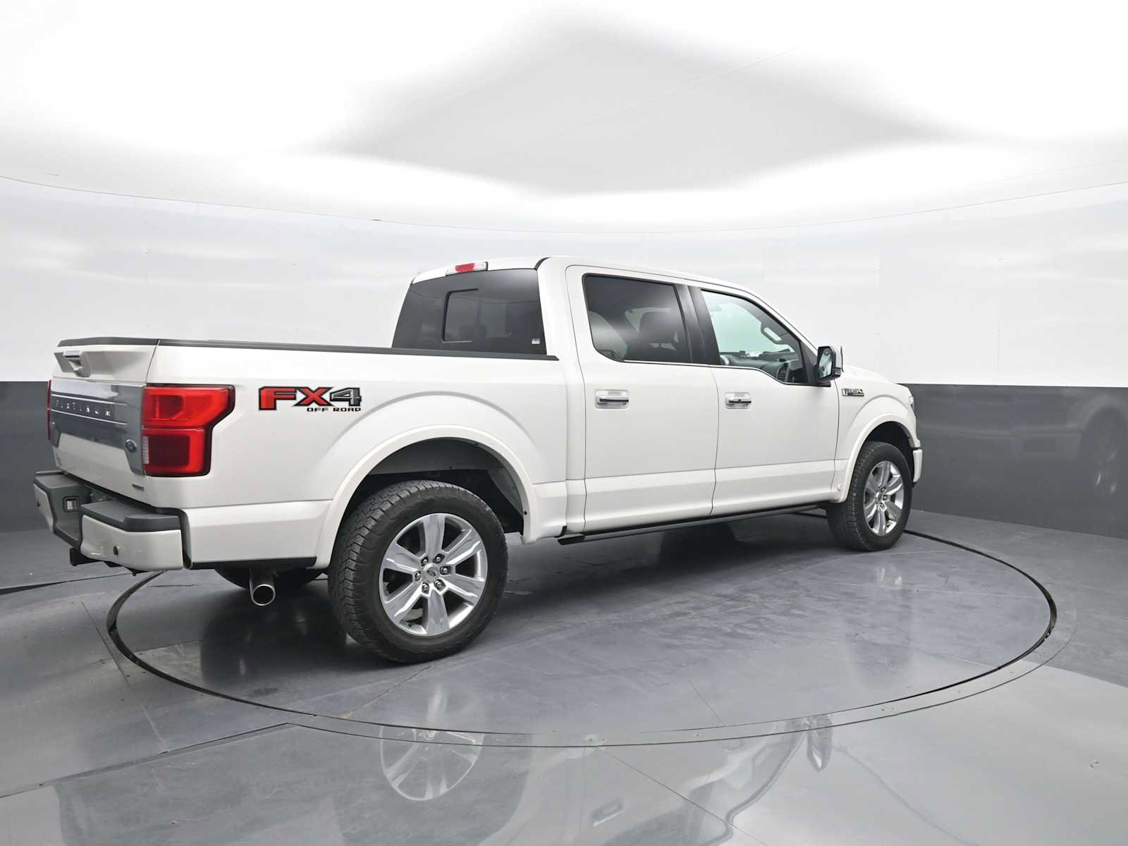Used 2018 Ford F150 Platinum w/ Equipment Group 701A Luxury AWD/4WD image 8