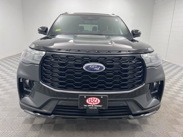 Used 2025 Ford Explorer ST-Line w/ Premium Package image 3