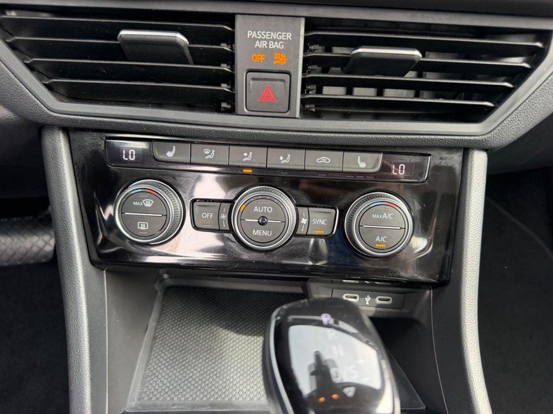 Used 2024 Volkswagen Jetta SE FWD image 14