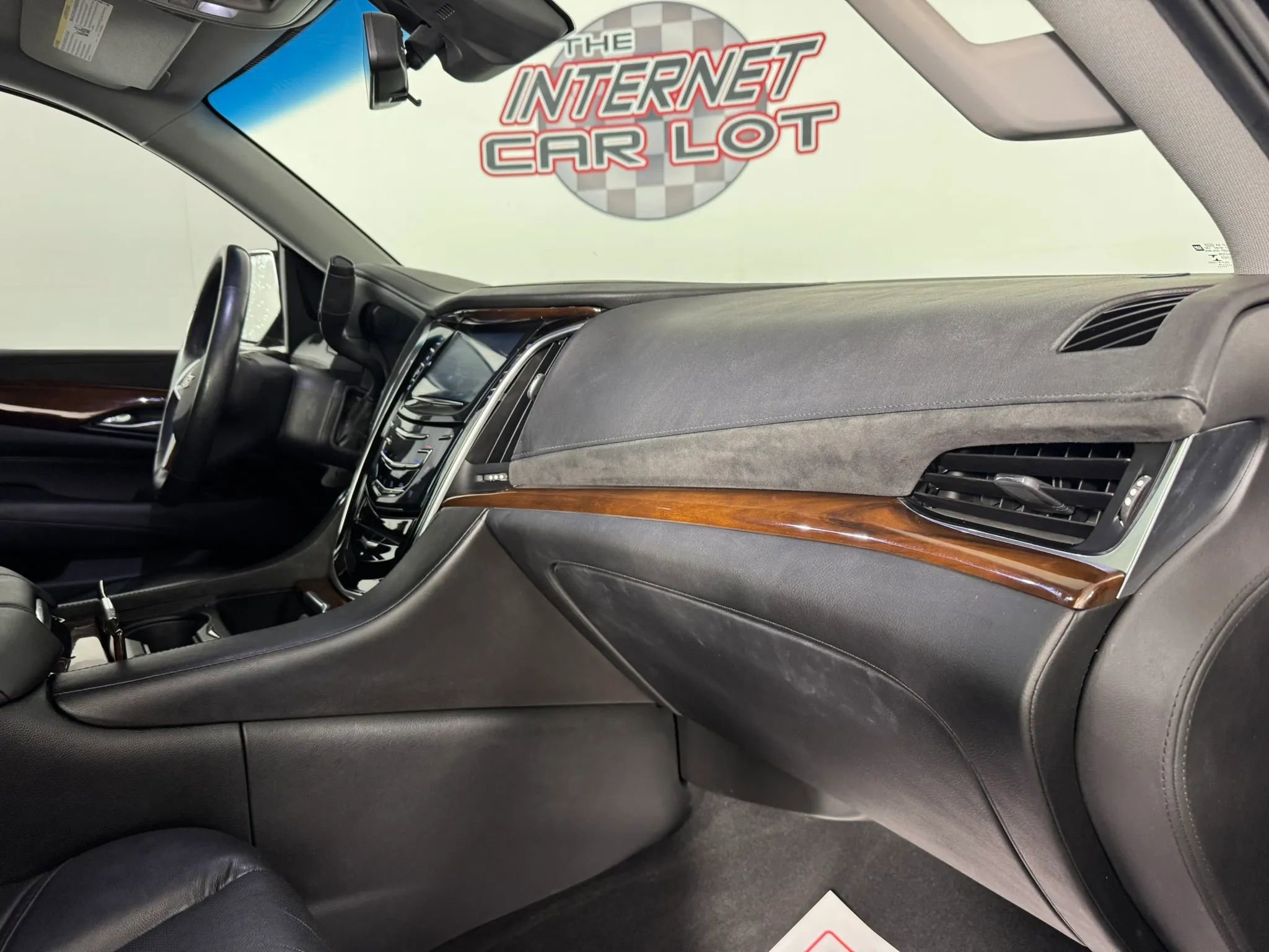Used 2018 Cadillac Escalade Premium Luxury image 12