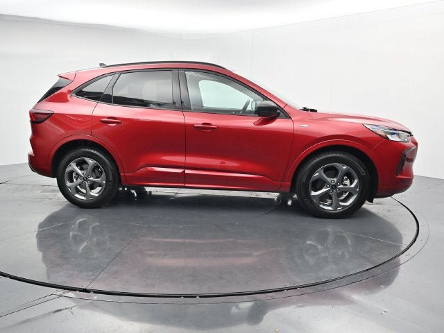 Certified 2023 Ford Escape ST-Line w/ Tech Pack #1 AWD/4WD image 12
