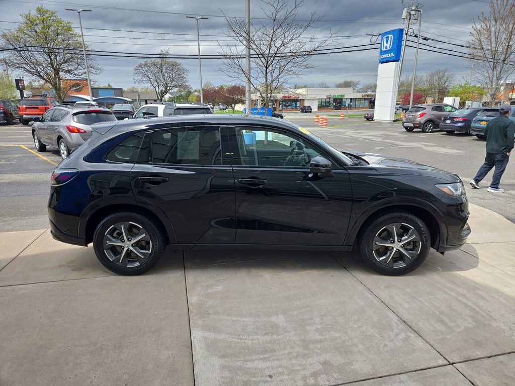 Certified 2024 Honda HR-V EX-L image 2