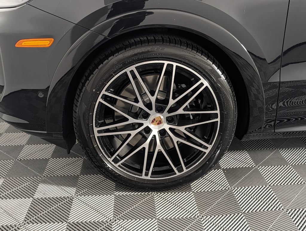 New 2026 Porsche Cayenne GTS AWD/4WD image 11