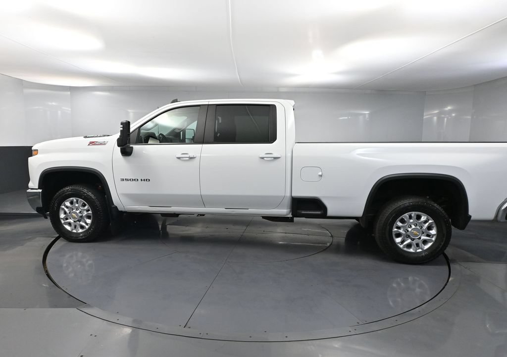 Used 2025 Chevrolet Silverado 3500 LT w/ Safety Package AWD/4WD image 9