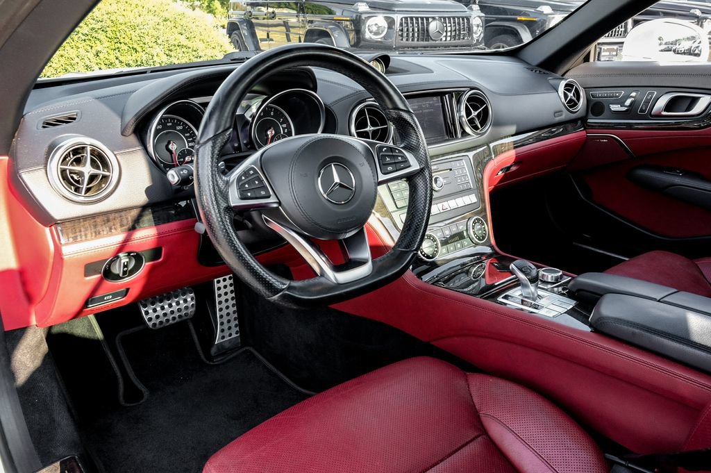 Used 2018 Mercedes-Benz SL 550 image 12