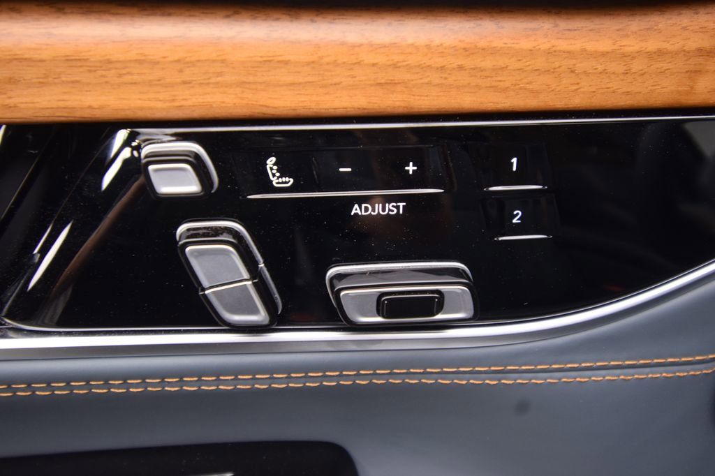 New 2024 Jeep Grand Wagoneer Series III AWD/4WD image 36