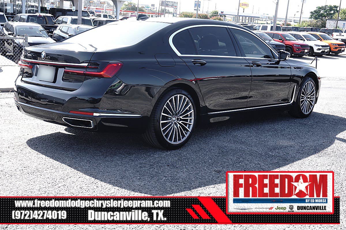Used 2021 BMW 740i w/ Premium Package RWD image 5