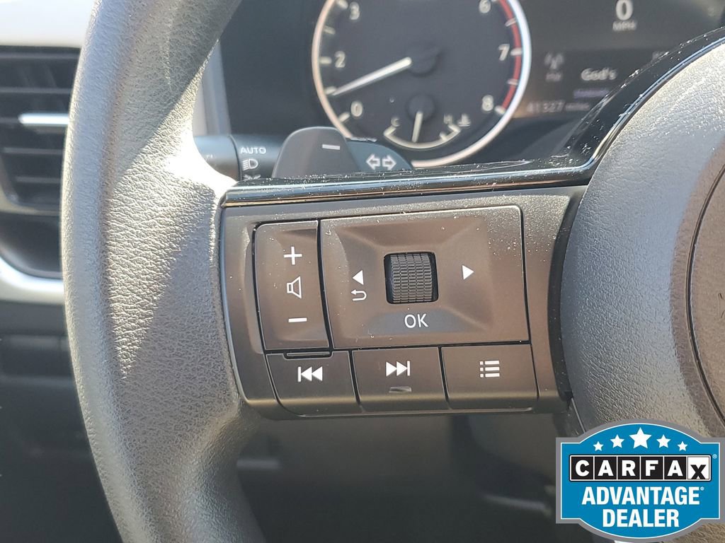 Used 2022 Nissan Rogue SV image 26