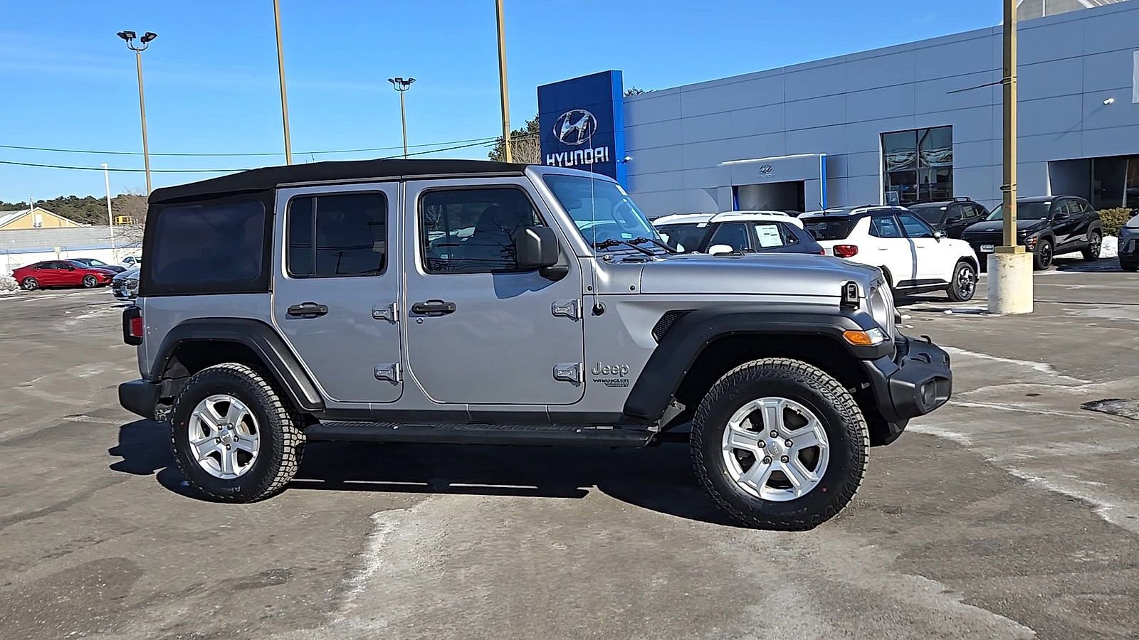Used 2019 Jeep Wrangler Unlimited Sport S image 2