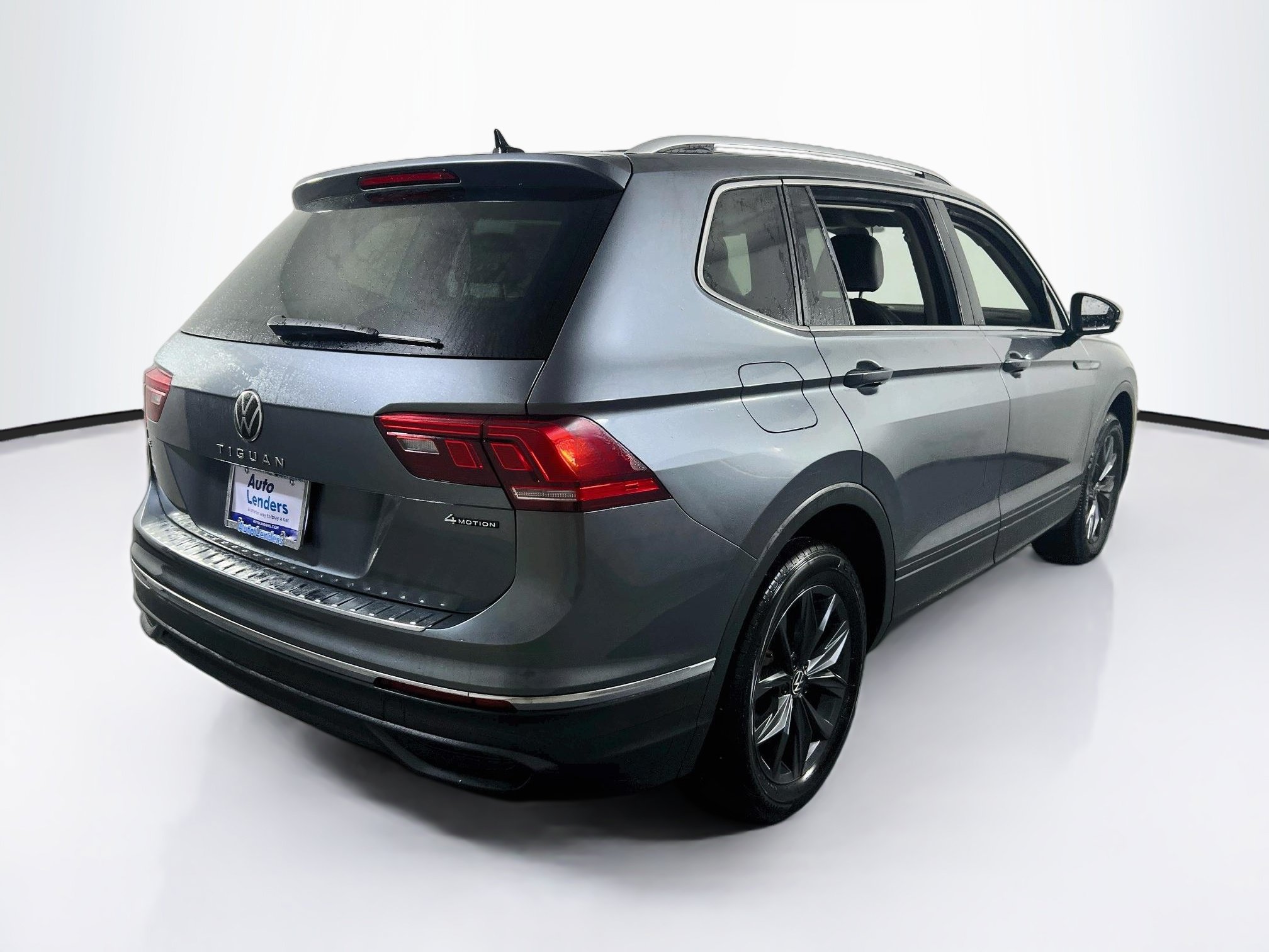 Used 2023 Volkswagen Tiguan SE AWD/4WD image 5