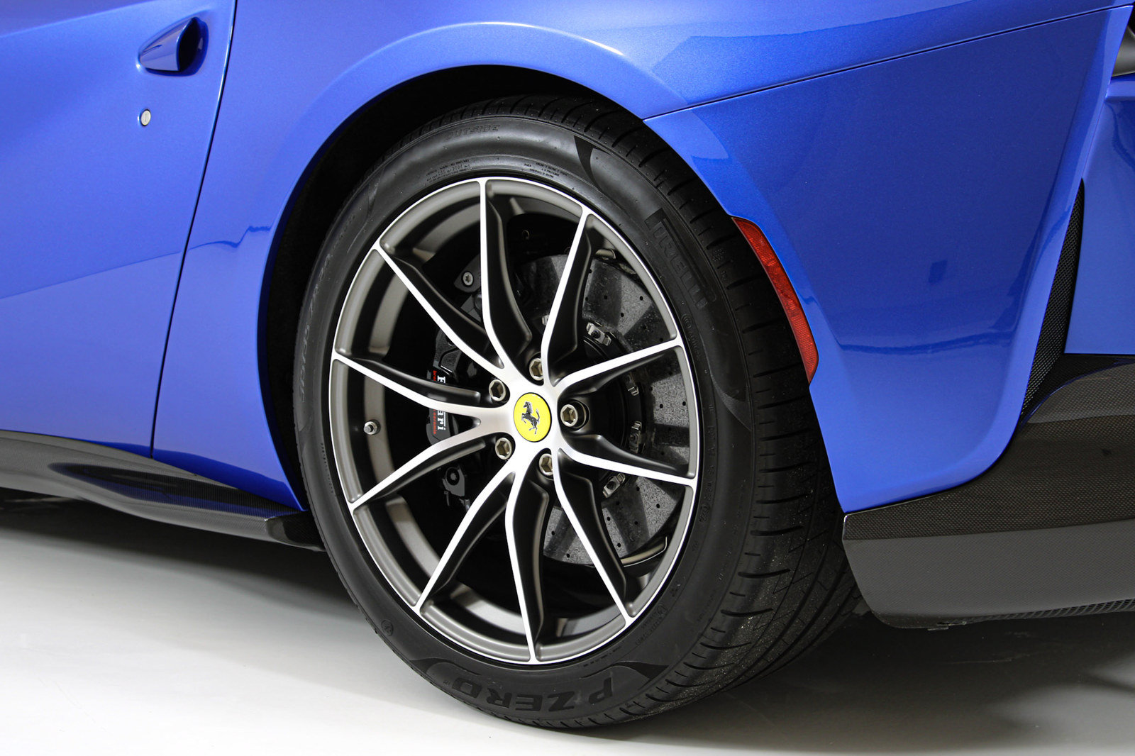 Certified 2022 Ferrari 812 GTS RWD image 59