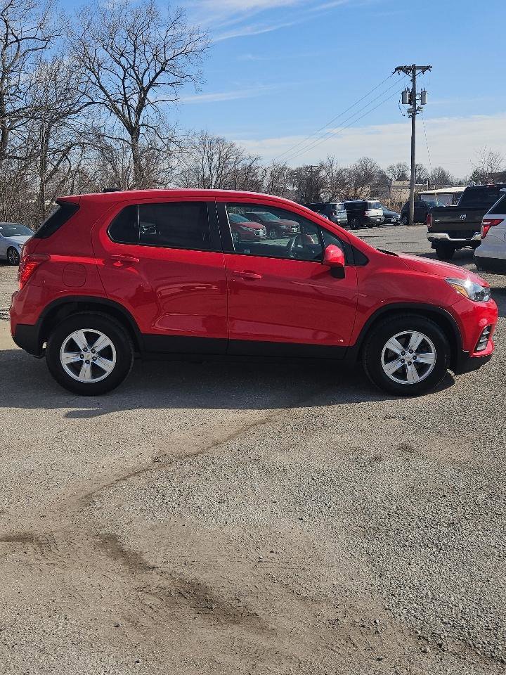 Used 2020 Chevrolet Trax LS w/ Tint and Cruise Package image 5
