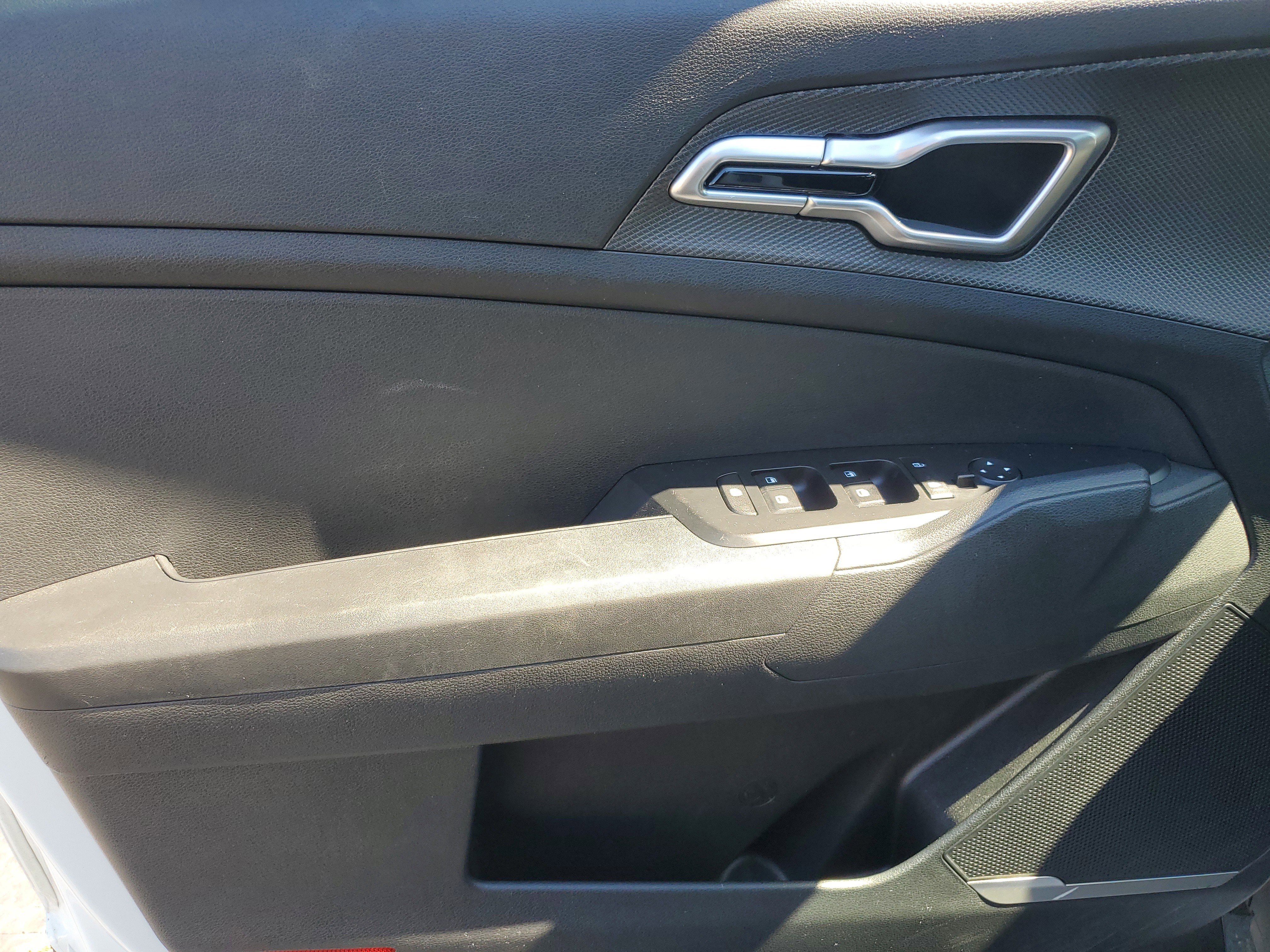 Used 2023 Kia Sportage LX image 16