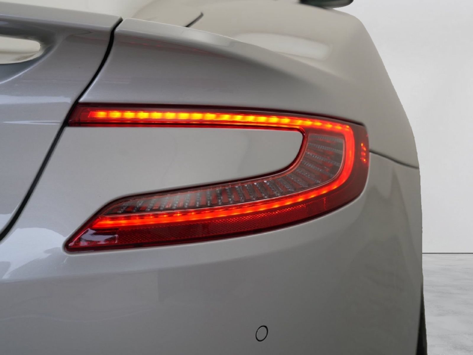 Used 2016 Aston Martin Vanquish Coupe RWD image 55