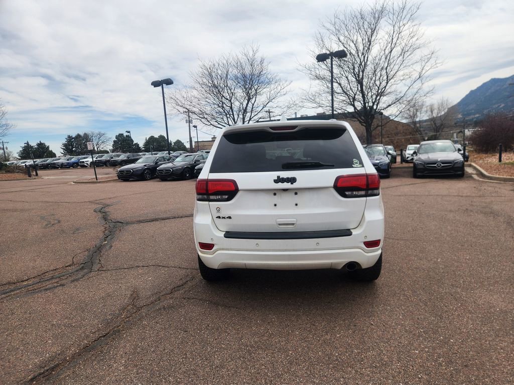 Used 2019 Jeep Grand Cherokee Altitude image 4