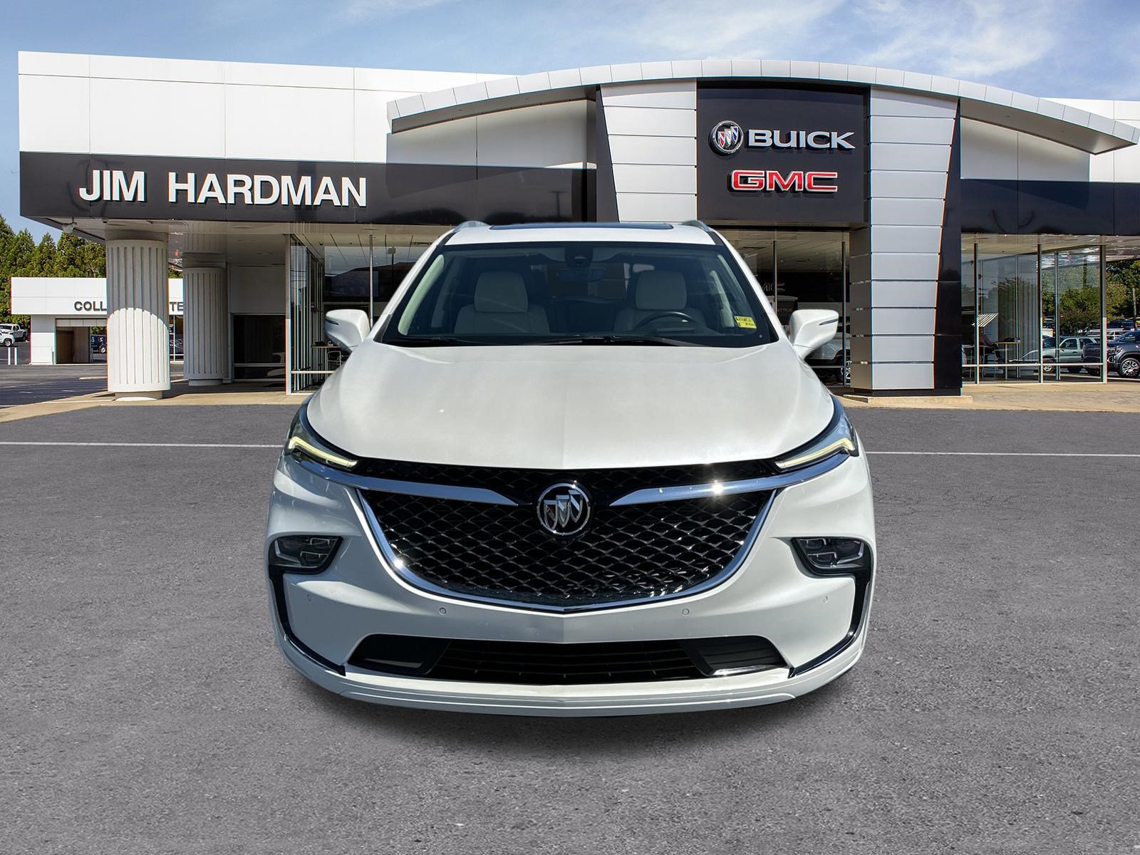 Used 2023 Buick Enclave Avenir w/ Avenir Technology Package FWD image 2