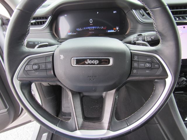 Used 2022 Jeep Grand Cherokee Limited AWD/4WD image 30