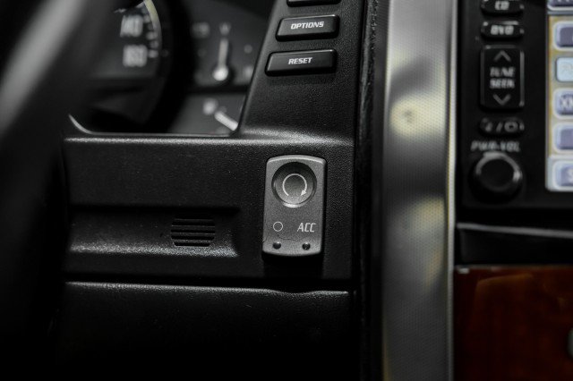 Used 2006 Cadillac XLR RWD image 19