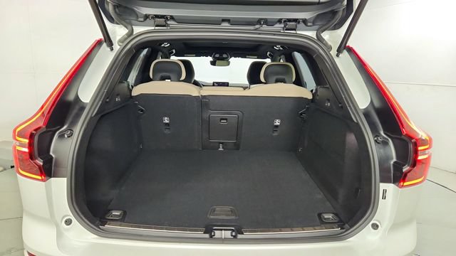 New 2026 Volvo XC60 B5 Plus w/ Climate Package AWD/4WD image 42
