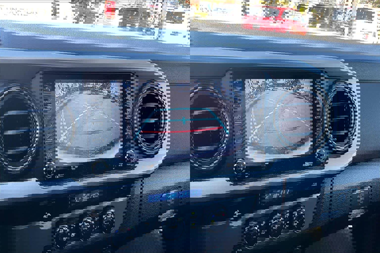 Used 2021 Toyota Tacoma SR5 w/ Trail Edition image 25