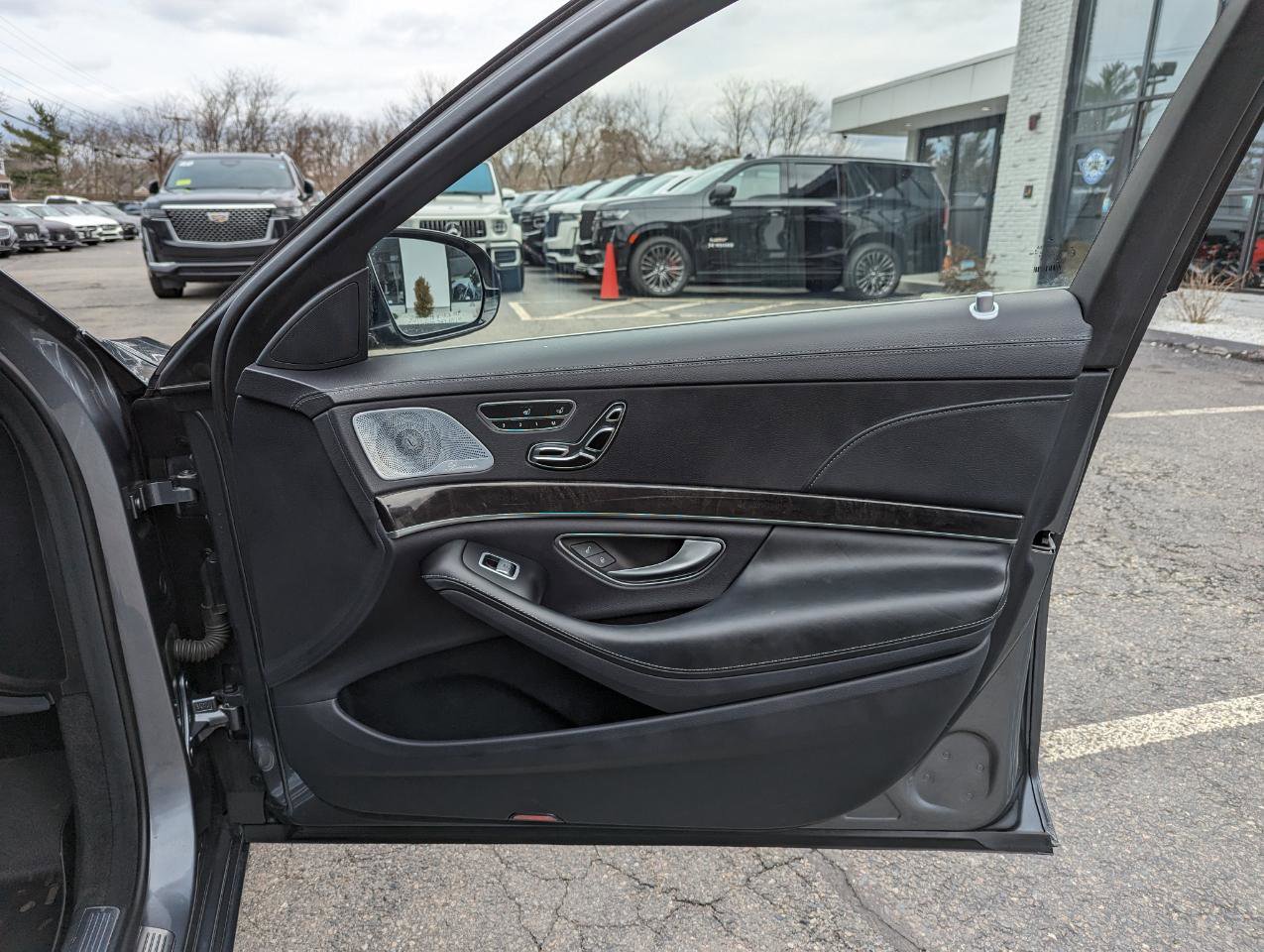 Used 2019 Mercedes-Benz S 560 4MATIC Sedan image 31