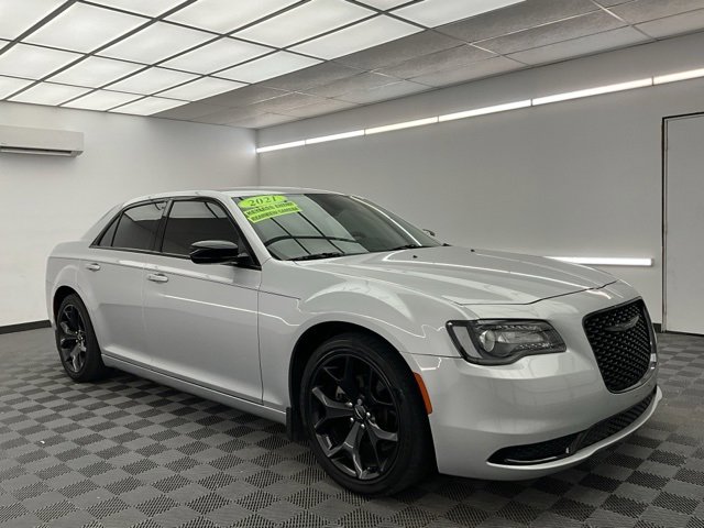 Used 2021 Chrysler 300 Touring w/ Sport Appearance Package image 3
