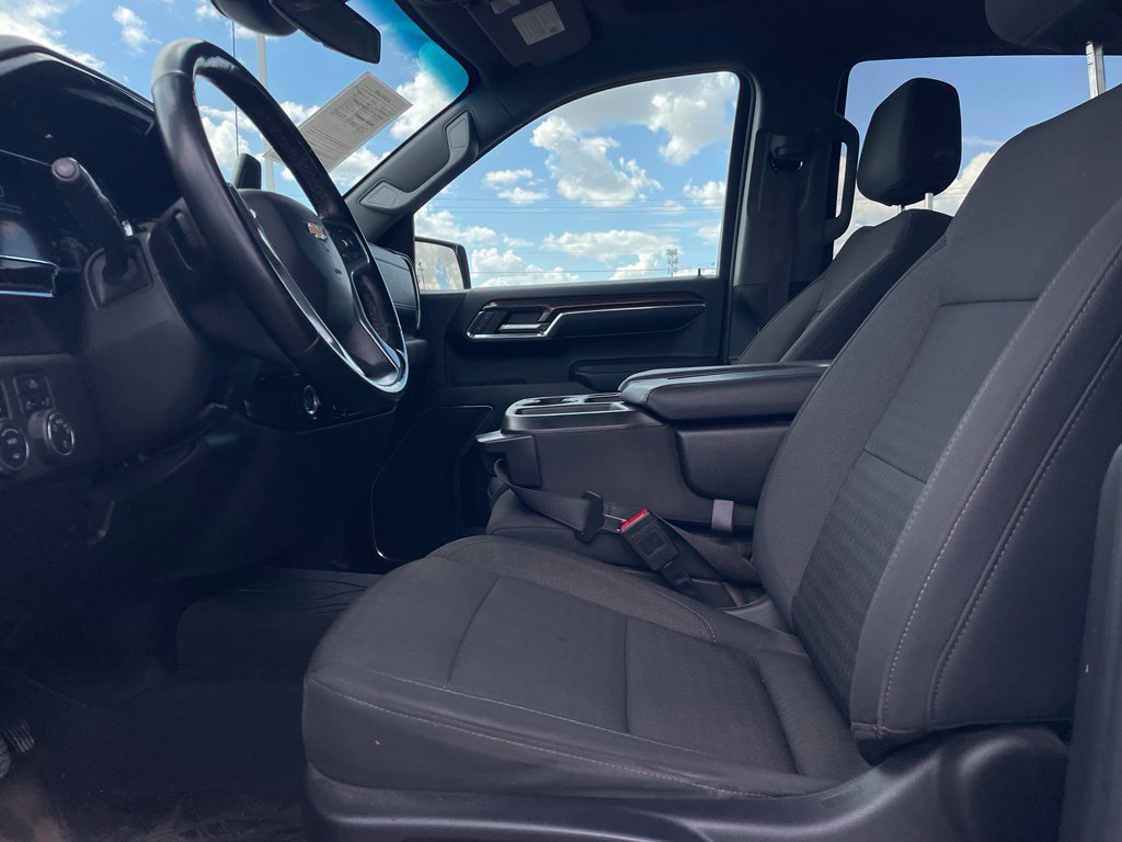 Used 2023 Chevrolet Silverado 1500 LT AWD/4WD image 13