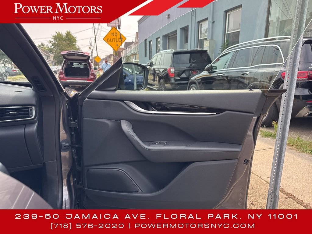 Used 2023 Maserati Levante Modena image 13