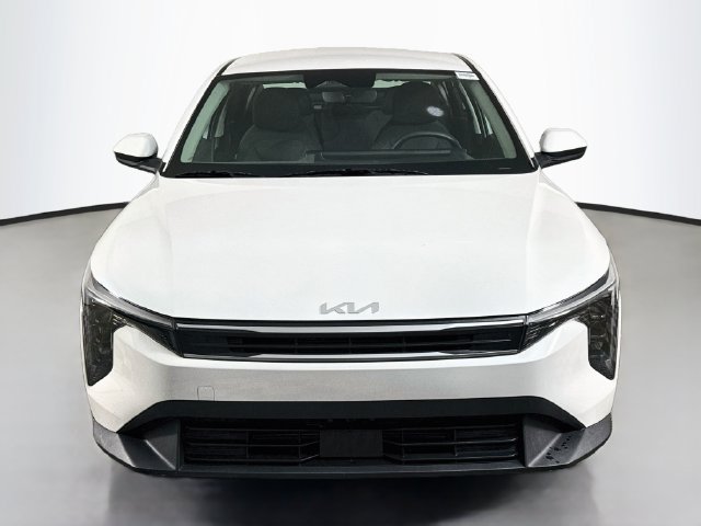 Used 2025 Kia K4 FWD image 2