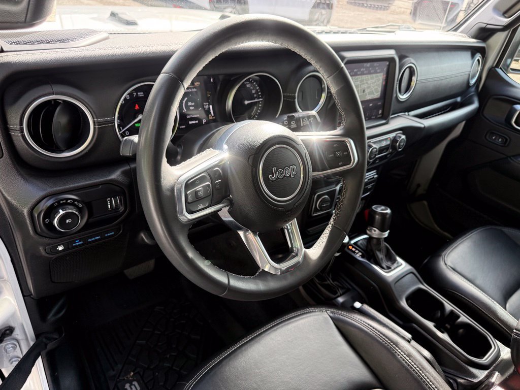 Used 2023 Jeep Wrangler Unlimited Sahara AWD/4WD image 15