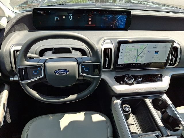 Certified 2025 Ford Expedition Active AWD/4WD image 15