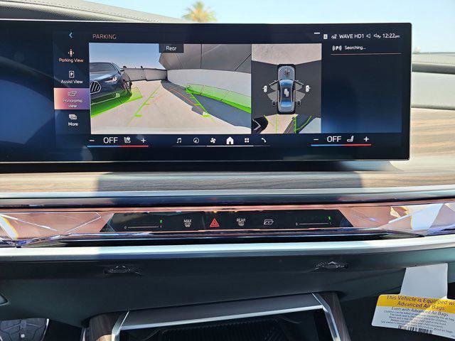 New 2025 BMW 750e xDrive w/ Premium Package image 23