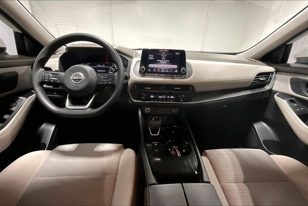 Used 2023 Nissan Rogue SV FWD image 18