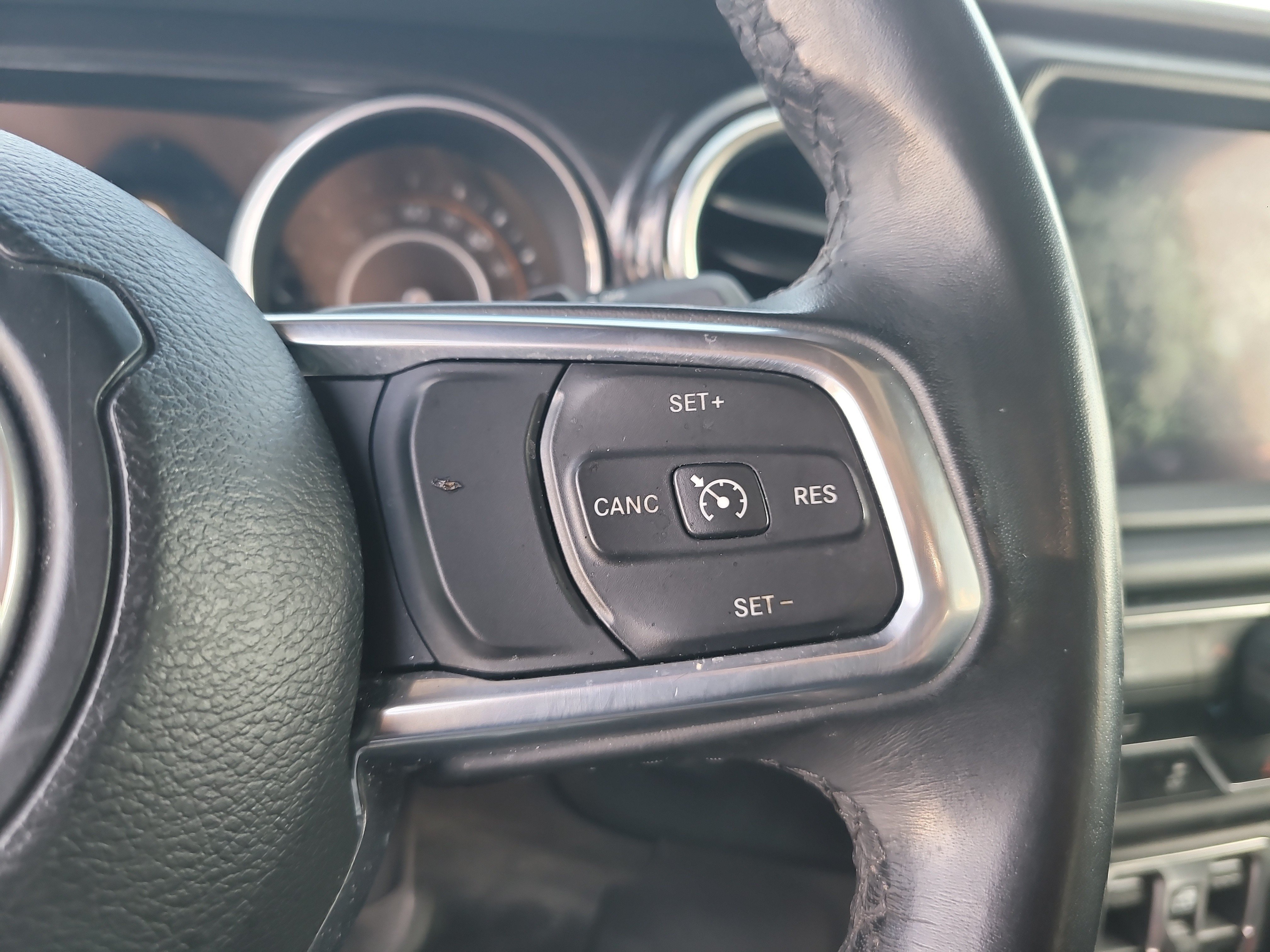 Used 2020 Jeep Wrangler Unlimited Sahara AWD/4WD image 28