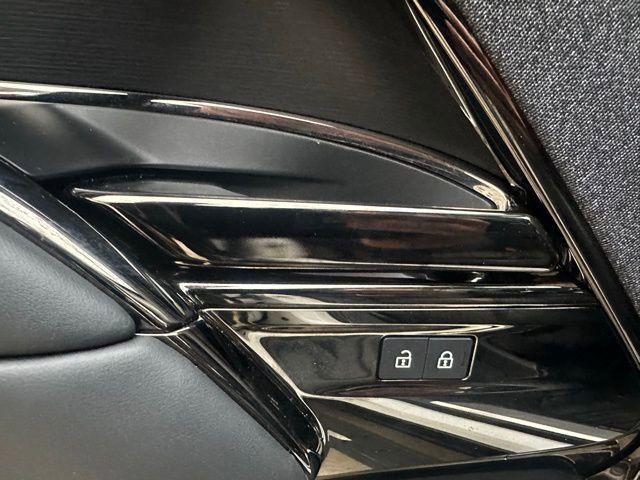 Used 2023 Land Rover Range Rover Sport SE image 16