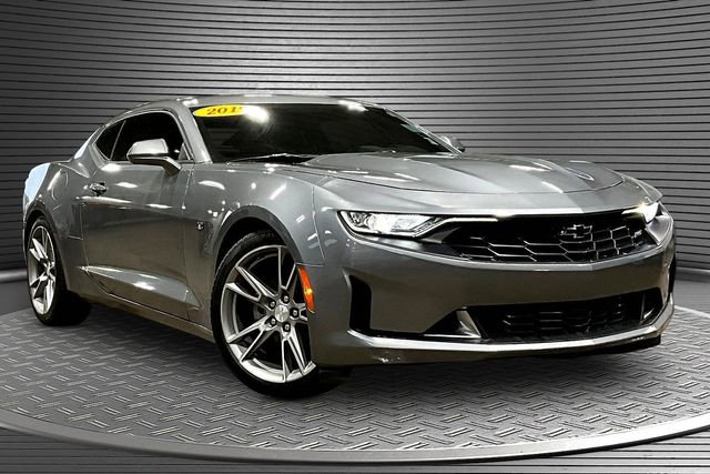 Used 2019 Chevrolet Camaro LT w/ RS Package RWD image 3