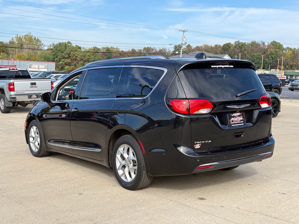 Used 2019 Chrysler Pacifica Touring-L Plus w/ Advanced Safetytec Group FWD image 6