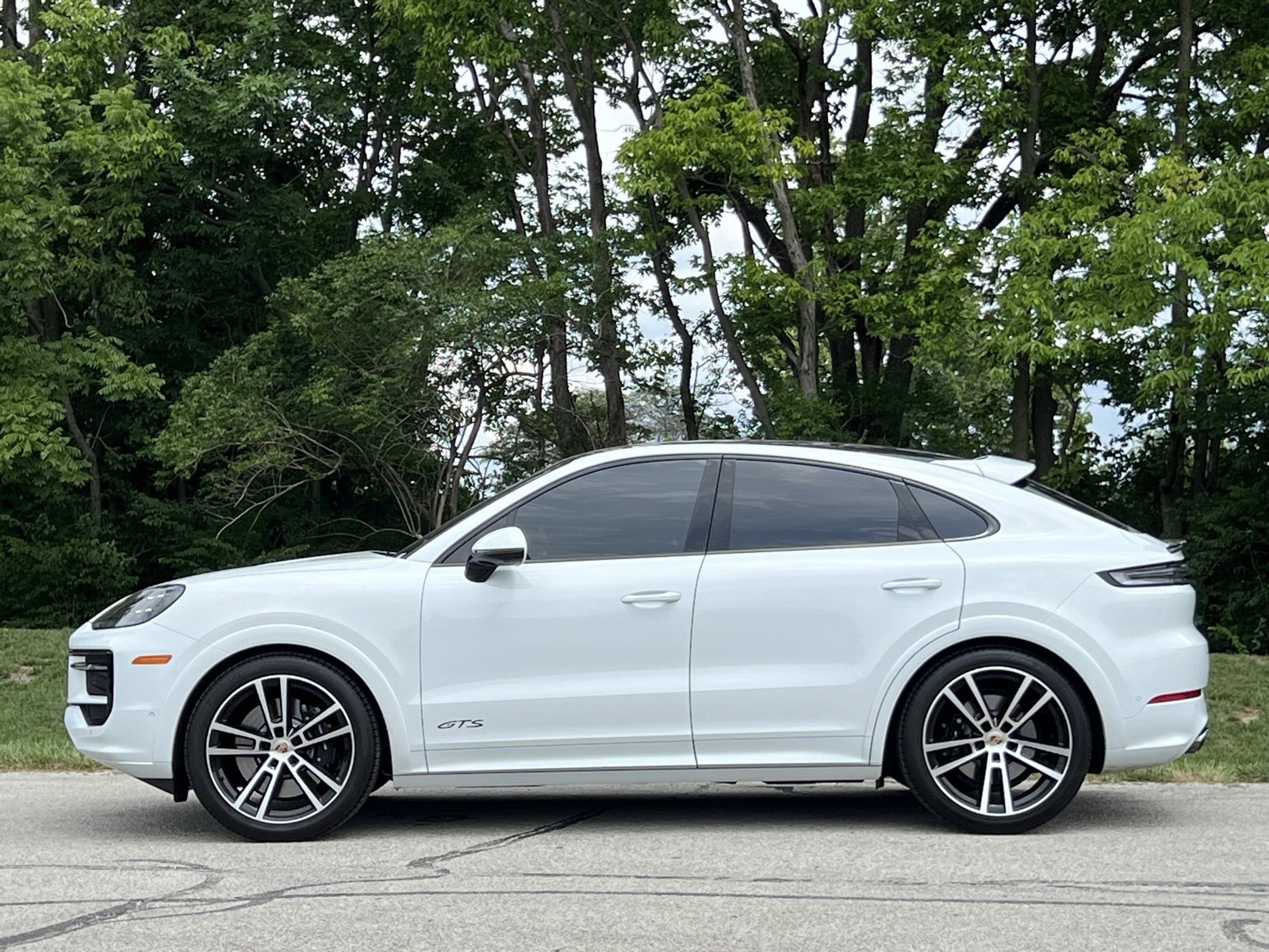 Certified 2025 Porsche Cayenne GTS image 2