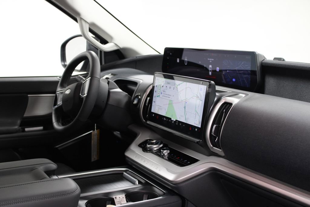 New 2026 Ford Expedition Active image 33