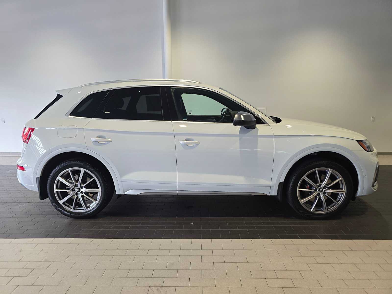 Used 2021 Audi SQ5 Prestige w/ Prestige Package AWD/4WD image 8