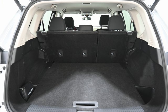 Used 2024 Nissan Rogue SV image 19