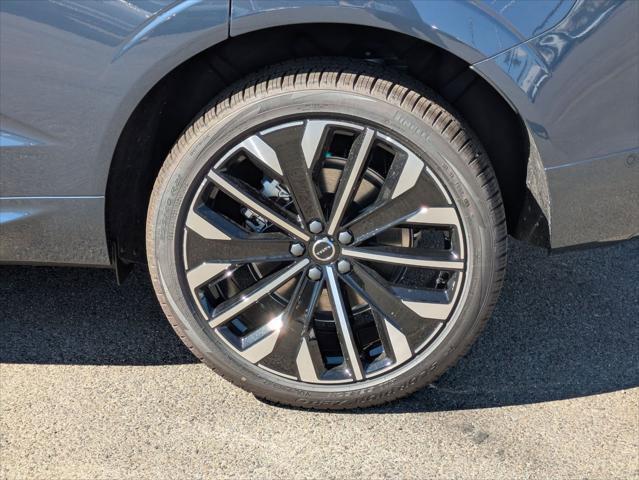 New 2026 Volvo XC60 T8 Ultra w/ Climate Package PRO image 6