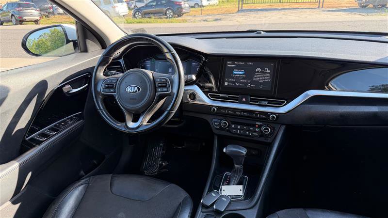 Used 2020 Kia Niro Touring FWD image 12