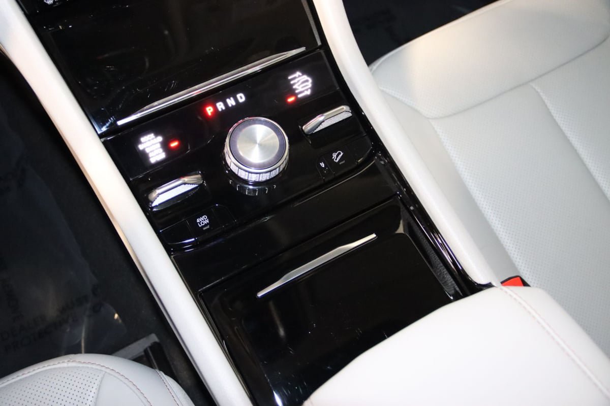 Used 2023 Jeep Grand Cherokee Overland AWD/4WD image 45