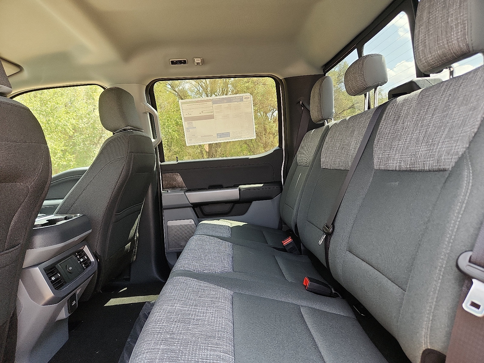 New 2026 Ford F250 XLT w/ XLT Premium Package AWD/4WD image 8